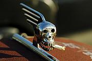 Jill Reger - Smoking Skull Hood Ornament